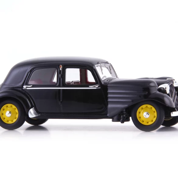 43AutoCult Citroen 11 Berline Gazogene (02)