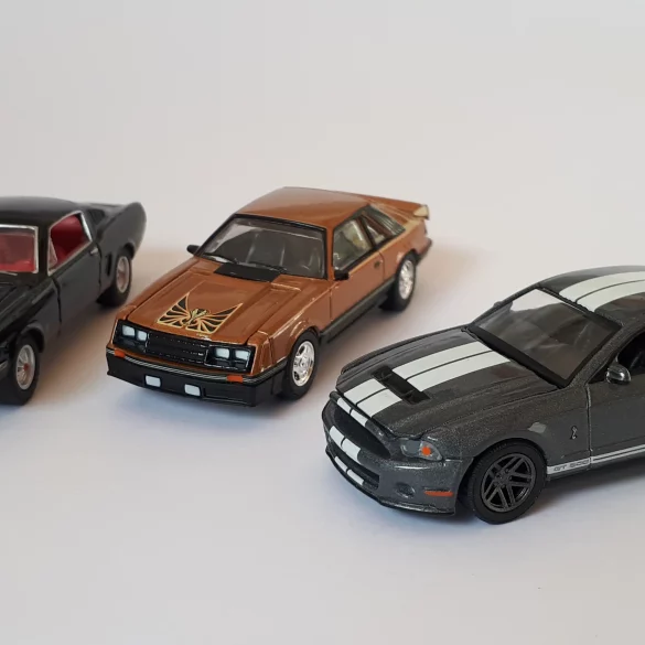 1;64 GreenLight Ford Mustang 1