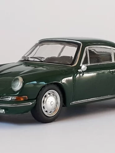 1;64 Mini GT Porsche 911 1