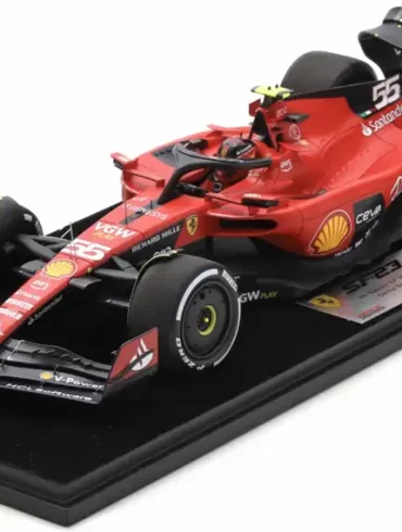 18Looksmart Ferrari SF23 2023 Sainz Bahrein 1