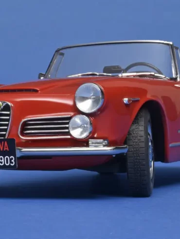 18cult Alfa Romeo 2600 spider touring 5