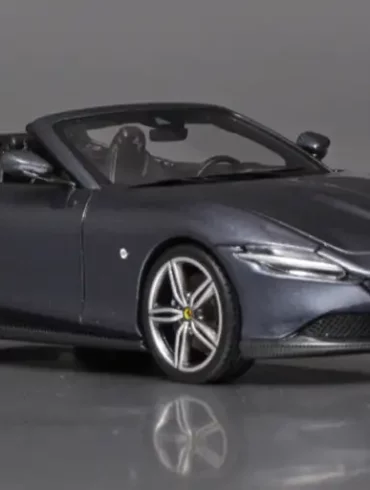 43LookSmart Ferrari Roma Spider 1