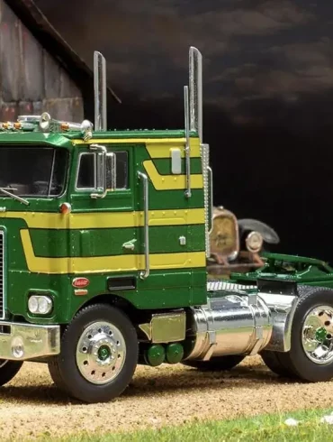 IXO Peterbilt 352