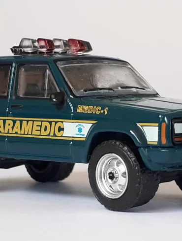 1;64 GreenLight Jeep Cherokee 1