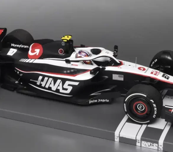 18minic Haas VF 23 2023 Hülkenberg 1