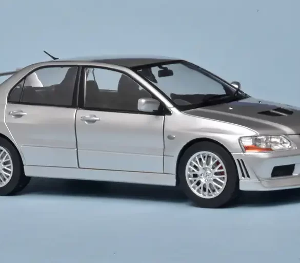 24WhiteB Mitsubishi Lancer Evo7 1