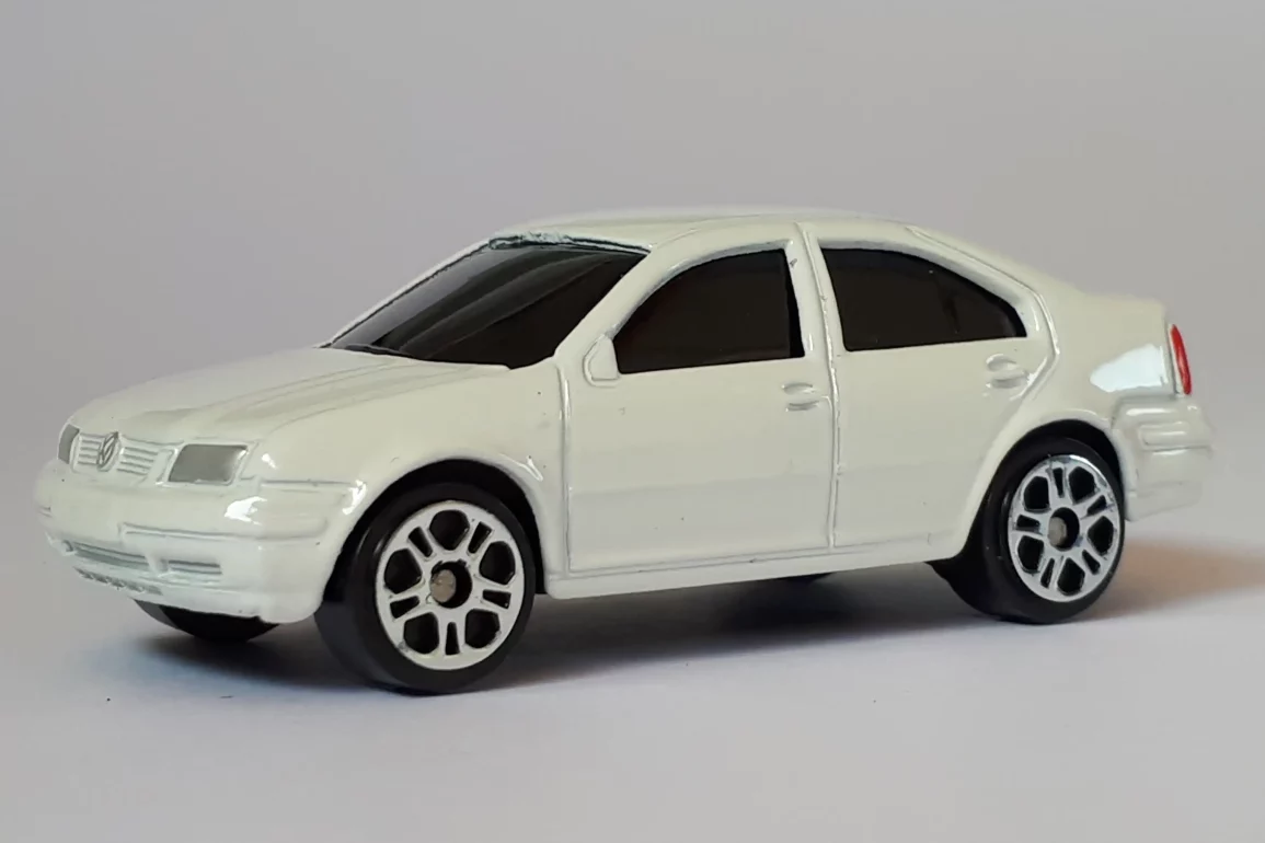 3 inch Maisto Volkswagen Jetta 1