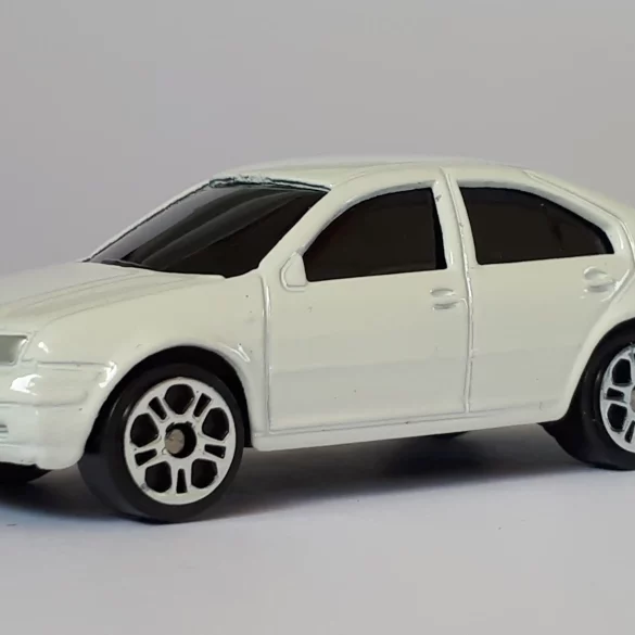 3 inch Maisto Volkswagen Jetta 1