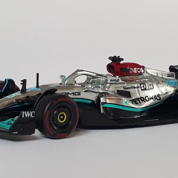 1;64 Tarmac Mercedes AMG F1 W13 E Performance 2