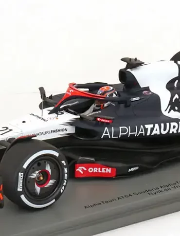 18Spark Alpha Tauri AT04 Bahrain 2023 Nick de Vries 1