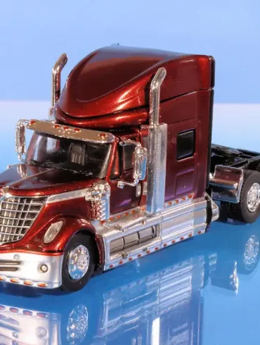 INT.Brekina 87.IH Lonestar(1)