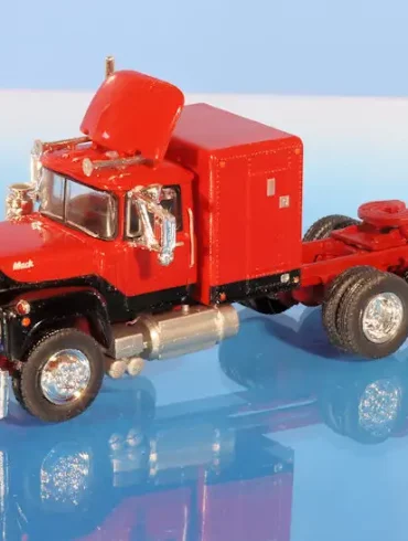 INT.Brekina 87.Mack RS 700(1)