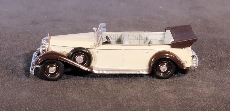 INT.Brekina 87.Mercedes Benz 770K Crème(3)