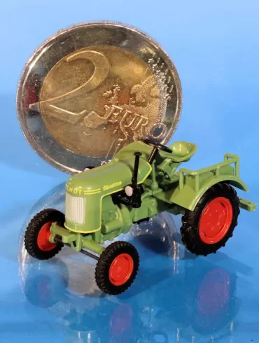 INT.Busch 87.Fendt F15 Dieselross(1)