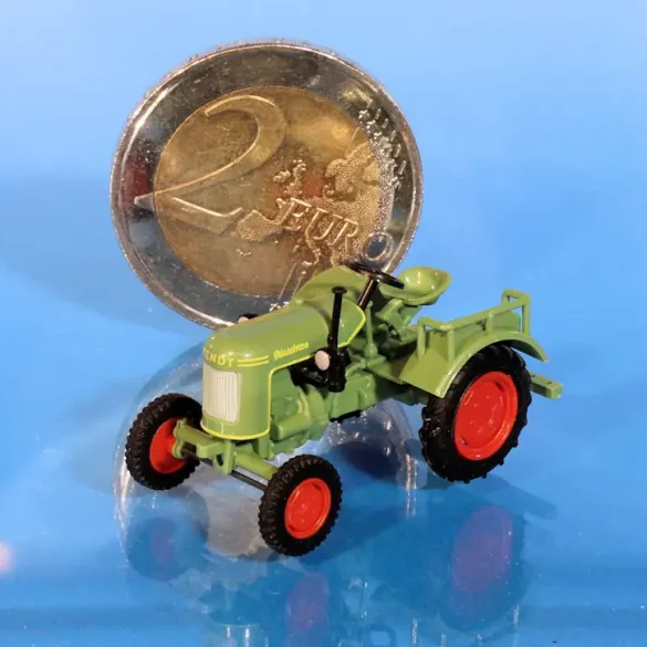 INT.Busch 87.Fendt F15 Dieselross(1)