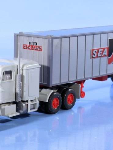 INT.Wiking 87.Peterbilt Sea Land