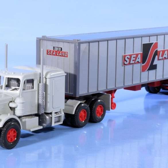 INT.Wiking 87.Peterbilt Sea Land