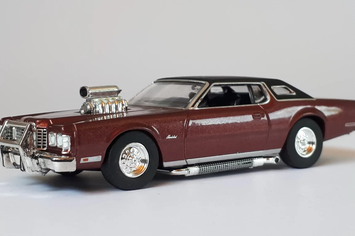 1;64 GreenLight Ford Thunderbird 1