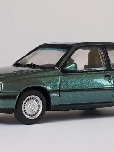 1;64 Tarmac Works Opel Kadett GSi 1