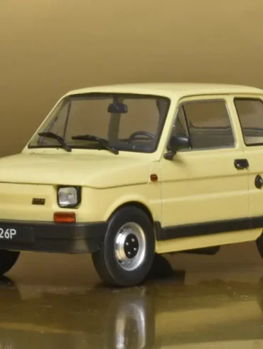 24WhiteB Fiat 126P 1985 1