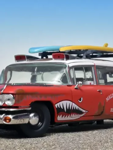 18AW Cadillac Eldorado Ambulance Surf Shark 1959 1
