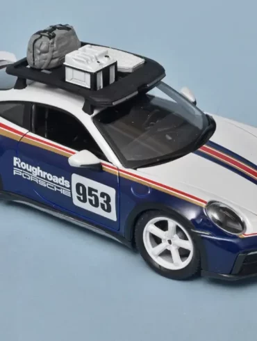 24Bburago Porsche 911 992 Dakar 2023 3