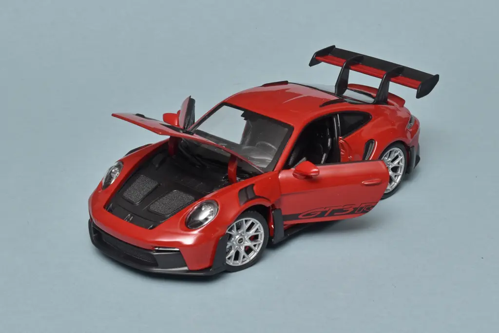 24welly Porsche 911 992 GT3 RS 2023 3