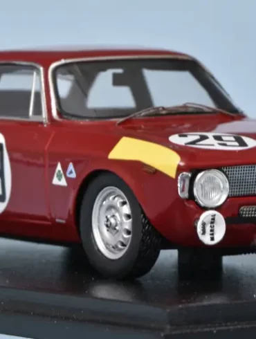 43spark Alfa Romeo 1600 GTA Spa 1966 Pinto+Demoulin 3