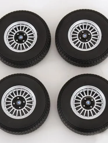 12KKscale wielset BMW 02 3