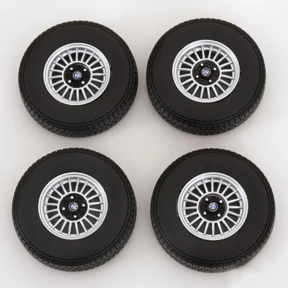 12KKscale wielset BMW 02 3