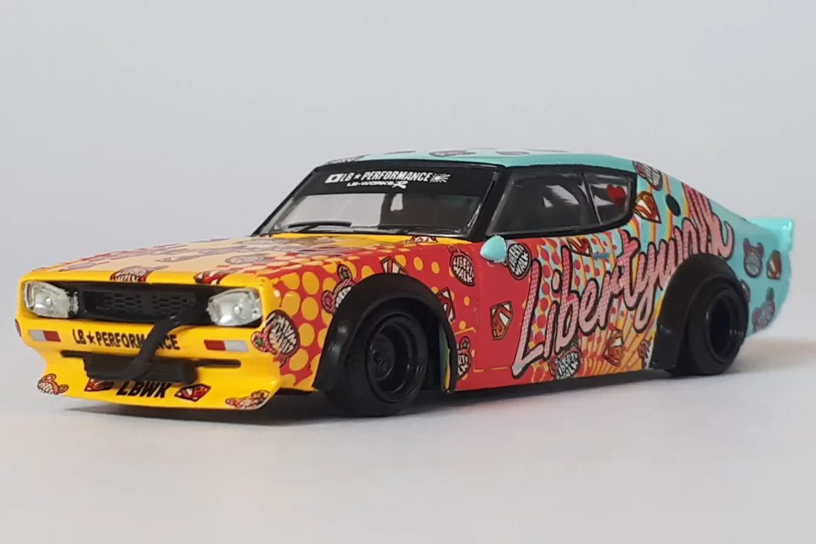 1;64 Mini GT Nissan Skyline 1