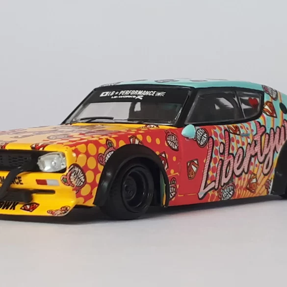 1;64 Mini GT Nissan Skyline 1