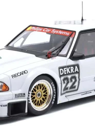18Werk83 Ford Mustang DTM wit 3