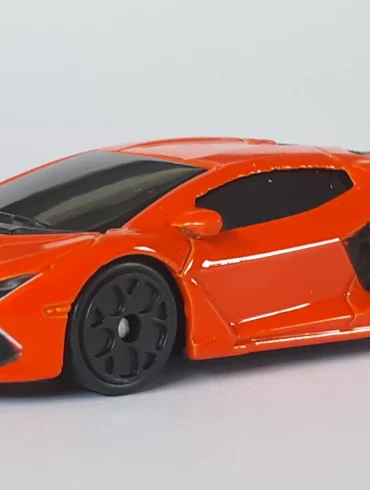3 inch Bburago Lamborghini Revuelto 1