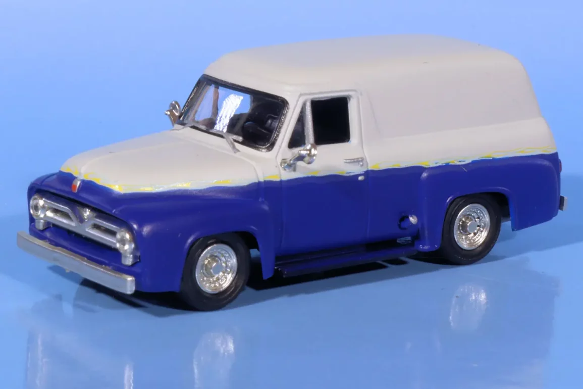 INT.Athearn 87.Ford F100 Panel van(1)