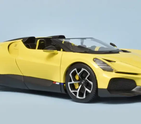 18Bburago Bugatti W16 Mistral Roadster 2023 1