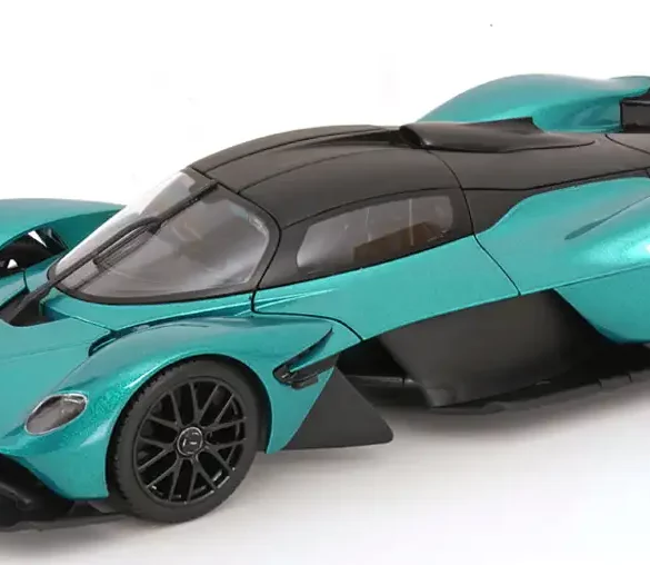 18maisto AM Valkyrie 2022 1