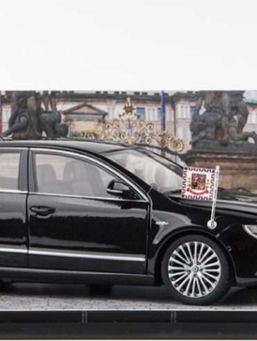 43abrex Skoda Superb Laurin&Klement President 1