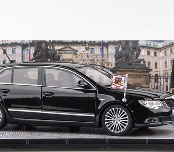 43abrex Skoda Superb Laurin&Klement President 1