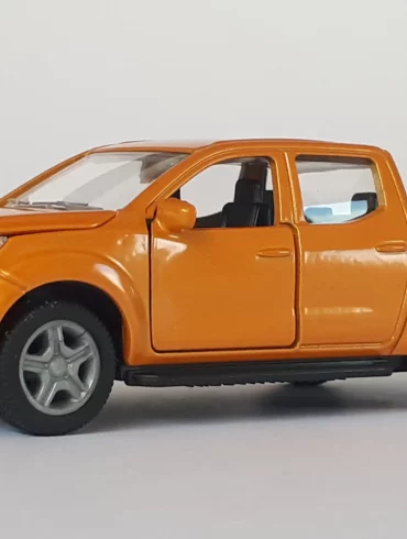 1;50 SIKU Nissan Navara 1