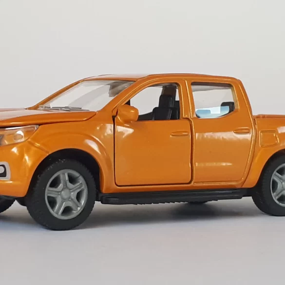 1;50 SIKU Nissan Navara 1