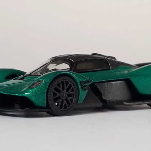 1;64 Mini GT Aston Martin Valkyrie 1