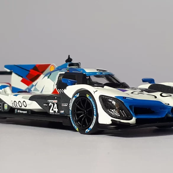 1;64 Mini GT BMW M Hybrid V8 1