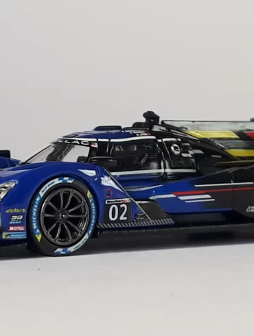 1;64 Mini GT Cadillac V Series.R 1