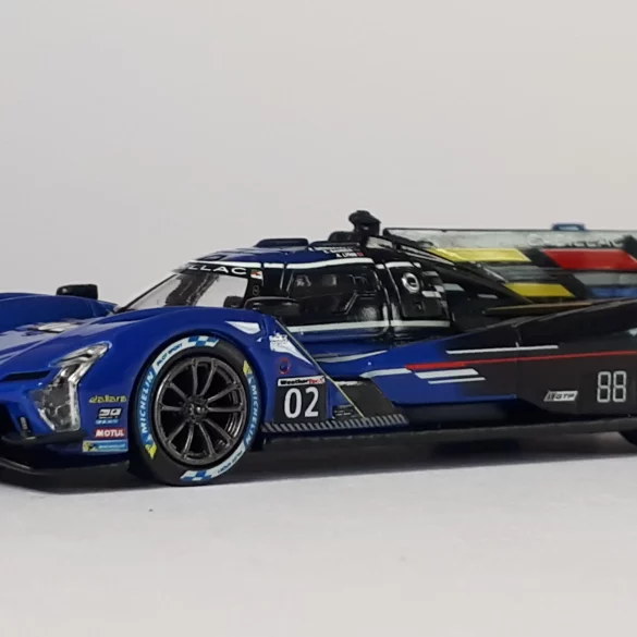 1;64 Mini GT Cadillac V Series.R 1