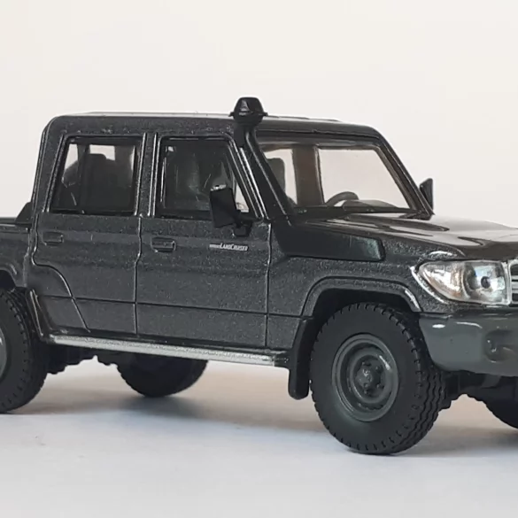 1;64 Para64 Toyota Land Cruiser Pick Up 1