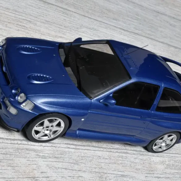 18Ixo Ford Escort Cosworth 1