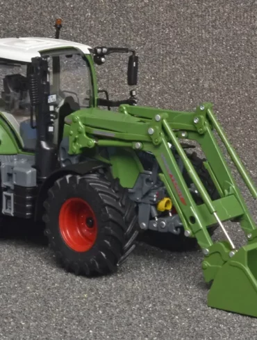 32wiking Fendt 724 Vario + Cargo 6.100 voorlader 1
