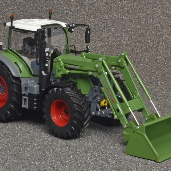 32wiking Fendt 724 Vario + Cargo 6.100 voorlader 1