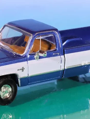 INT.Brekina 87.Chevy C20(1)